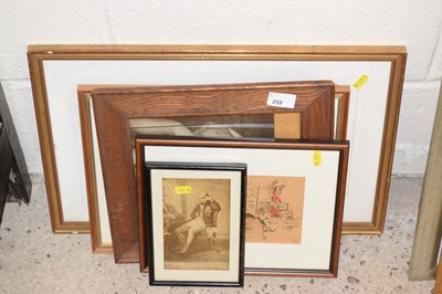 Lot 259 - Mixed Lot: Assorted pictures to include a...