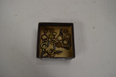 Lot 115 - BOX MIXED WATCH KEYS