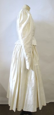 Lot 55 - A Droopy Browns cream silk wedding ensemble,...