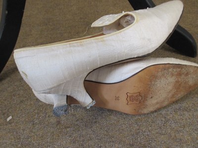 Lot 55 - A Droopy Browns cream silk wedding ensemble,...