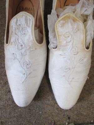 Lot 55 - A Droopy Browns cream silk wedding ensemble,...