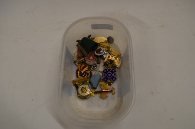 Lot 122 - BOX OF VINTAGE BADGES