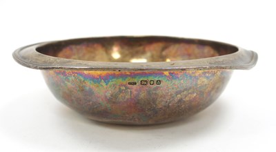 Lot 122 - A George V silver bowl, hallmarked for London...