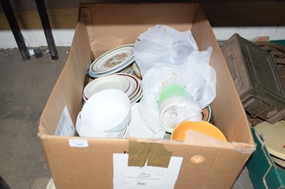 Lot 584 - One box of mixed dinner wares