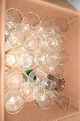Lot 504 - A box of assorted glass wares