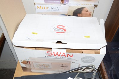 Lot 727 - A boxed Swan teasmade