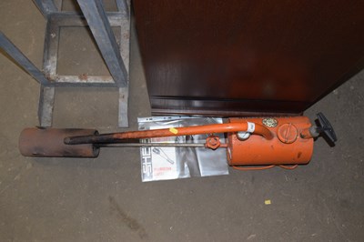 Lot 762 - A Sheen X300 flame gun