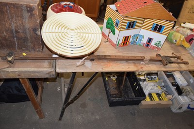 Lot 778 - A vintage clamp