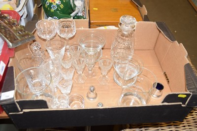 Lot 784 - Box of various glass wares