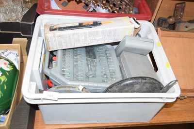 Lot 787 - Mixed lot of various garage tools