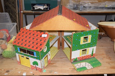 Lot 792 - Vintage wooden dolls house