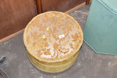 Lot 844 - Vintage footstool