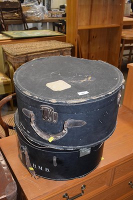 Lot 851 - Two vintage hat boxes
