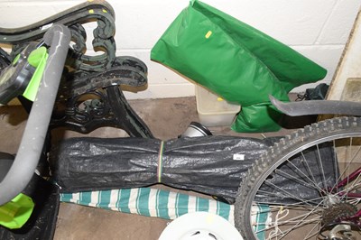 Lot 898 - Mixed Lot: Gazebo and two camping lights