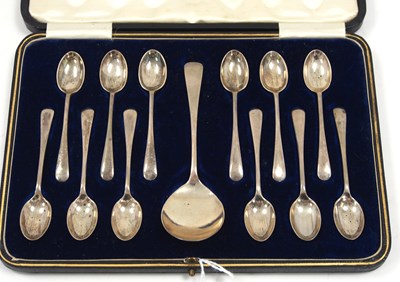 Lot 75 - A cased set of George V teaspoons and matching...