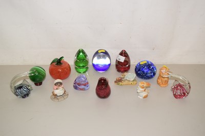 Lot 50 - A range of various glass paperweights and...