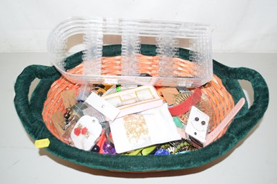 Lot 105 - Basket of assorted costume jewellery