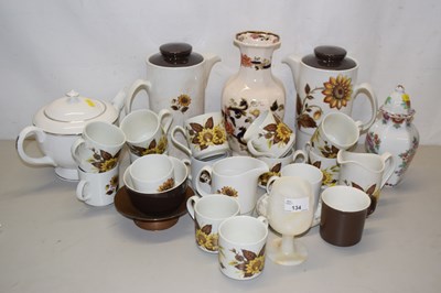 Lot 134 - Mixed Lot: Retro coffee wares, a Masons vase...