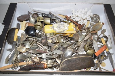 Lot 166 - A large box of mixed cutlery