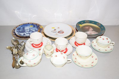 Lot 176 - Mixed Lot:  Assorted tea wares, decorative...