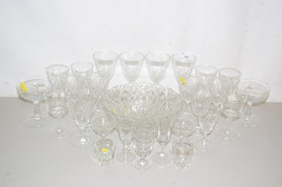 Lot 183 - A quantity of various clear drinking glasses
