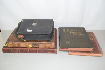 Lot 195 - Mixed Lot:  The Daily Mail Art Gallery World's...