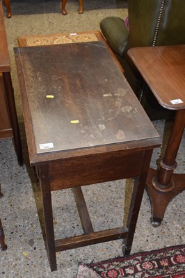 Lot 295 - Early 20th Century oak single drawer side table