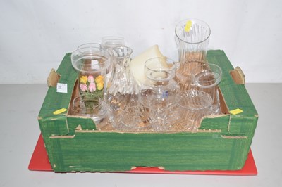 Lot 503 - A box of various glass vases