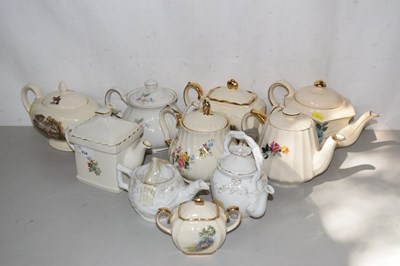 Lot 534 - Mixed Lot: Assorted teapots