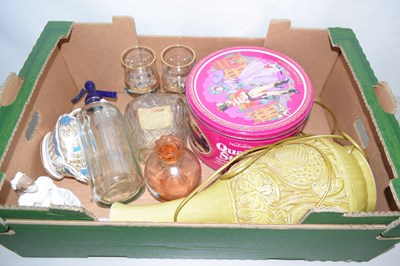 Lot 605 - One box of mixed house clearance items to...