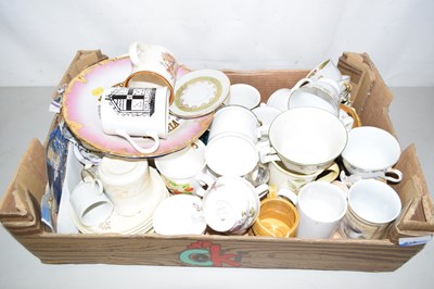 Lot 610 - One box of various tea ware, mugs etc