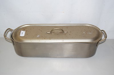 Lot 678 - A fish kettle