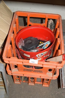 Lot 724 - Box of assorted tools