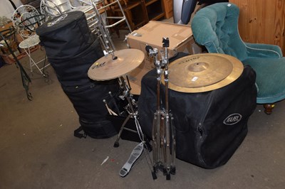 Lot 825 - A Mapex drum kit