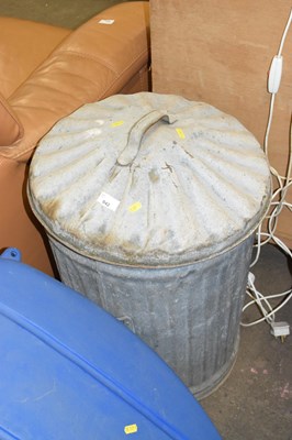 Lot 842 - A galvanised dustbin
