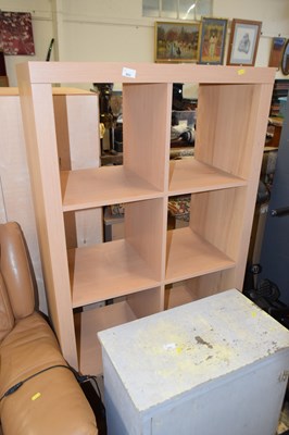 Lot 853 - Modern light wood effect shelf unit