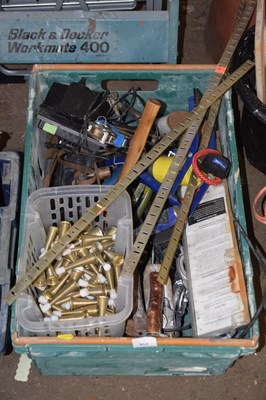 Lot 912 - One box of various garage clearance items,...