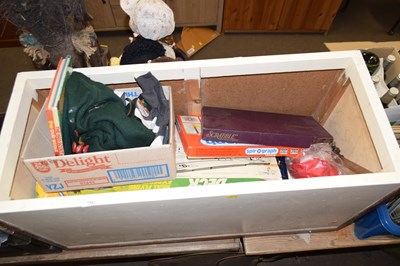 Lot 784 - A large box of various house clearance items...
