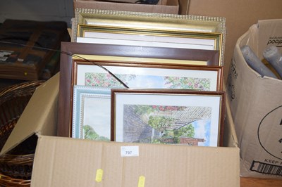 Lot 797 - Box of assorted pictures