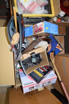 Lot 802 - One box of house clearance items