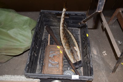 Lot 806 - A carved wooden box and other assorted items