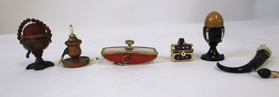 Lot 247 - A group of novelty sewing accessories, to...