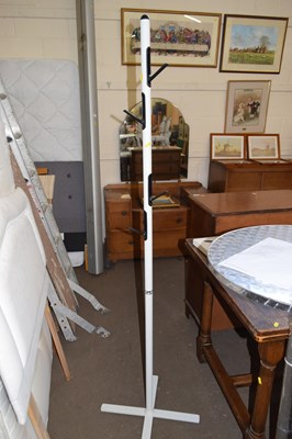 Lot 773A - Upright clothes or hat stand