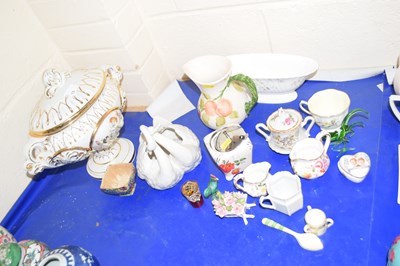 Lot 13 - Mixed Lot: Various assorted ornaments, a...