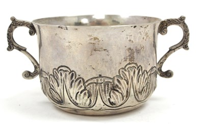 Lot 118 - A mid 18th Century Scottish silver poringer,...
