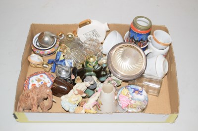 Lot 104 - Mixed Lot: Various small ornaments, salts etc
