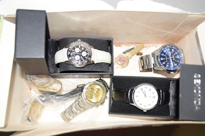 Lot 114 - Mixed Lot: Various ladies and gents wristwatches