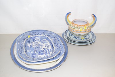 Lot 140 - Mixed Lot: Blue and white meat plates and...