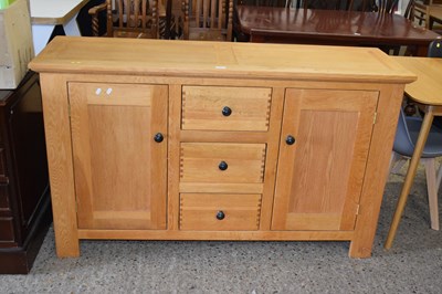 Lot 273 - Modern light oak sideboard