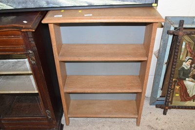 Lot 325 - A small oak bookcase